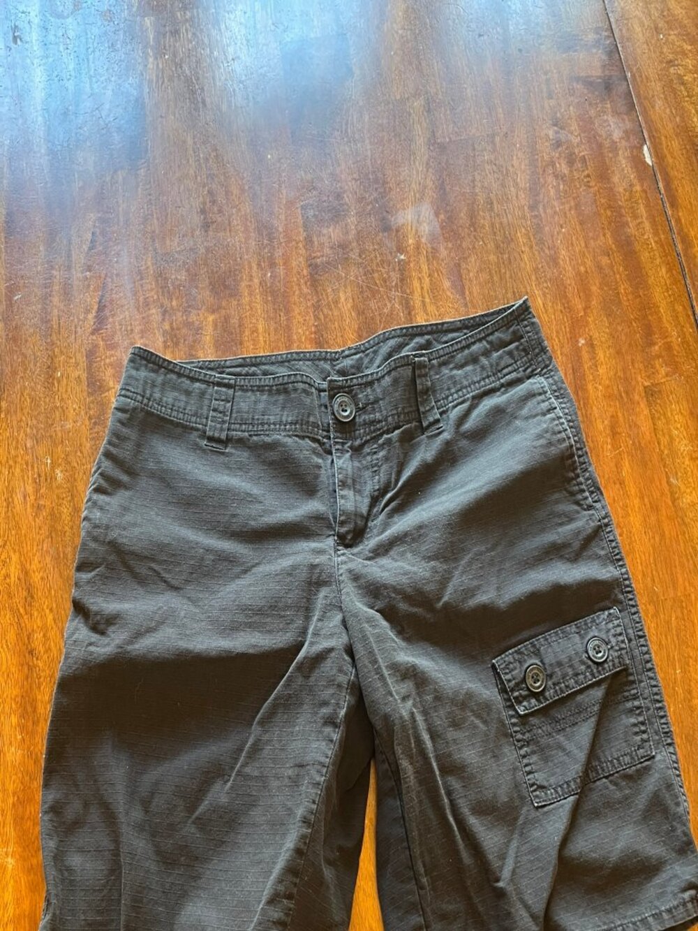 The North Face Women's Ripstop Cargo Shorts Sz 10 Long Black Bermuda